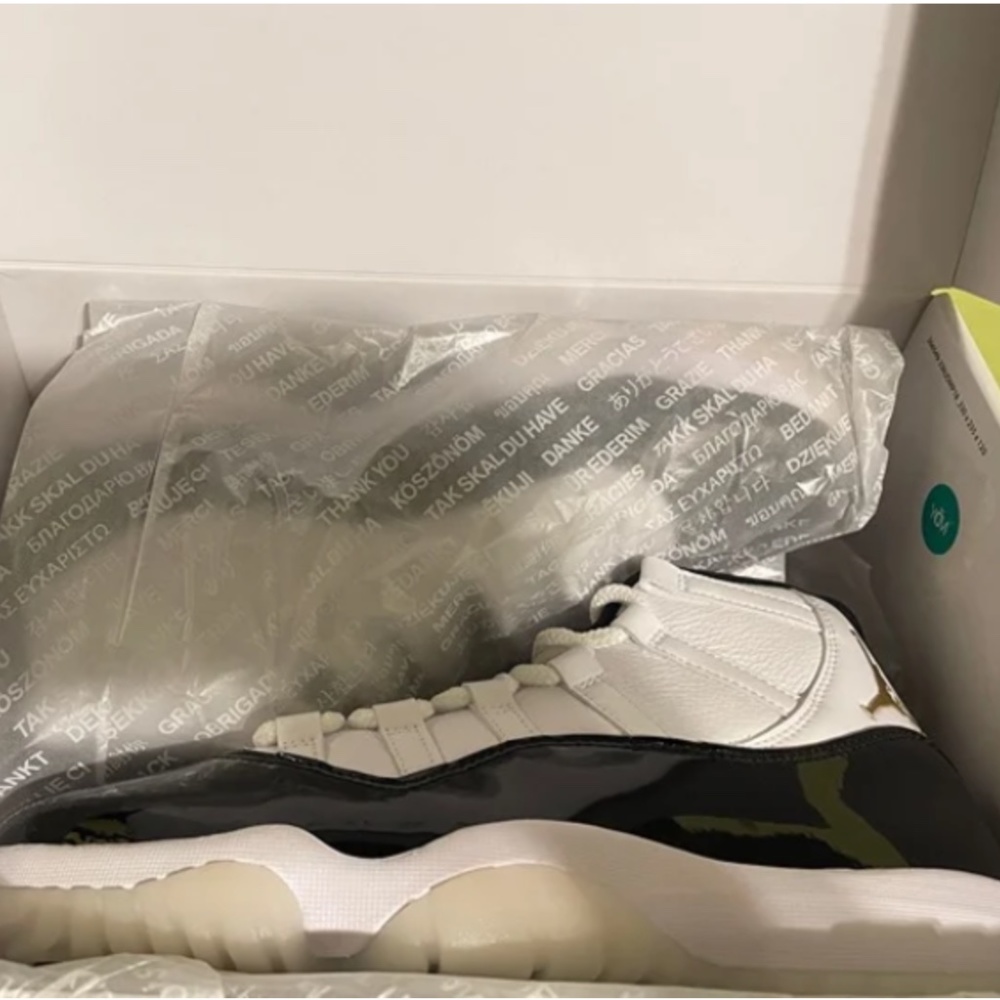 Air Jordan 11 Retro DMP Gratitude Mens size 9
